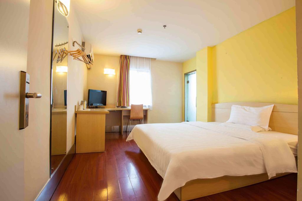 7Days Inn Zhuzhou Central Square Room photo