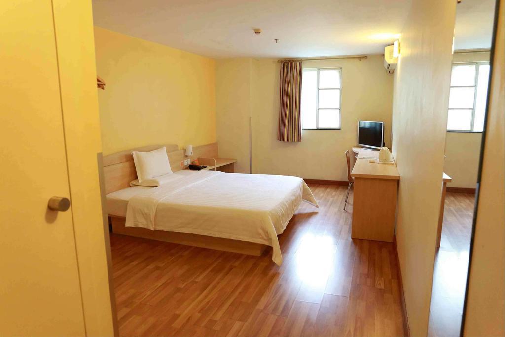 7Days Inn Zhuzhou Central Square Room photo