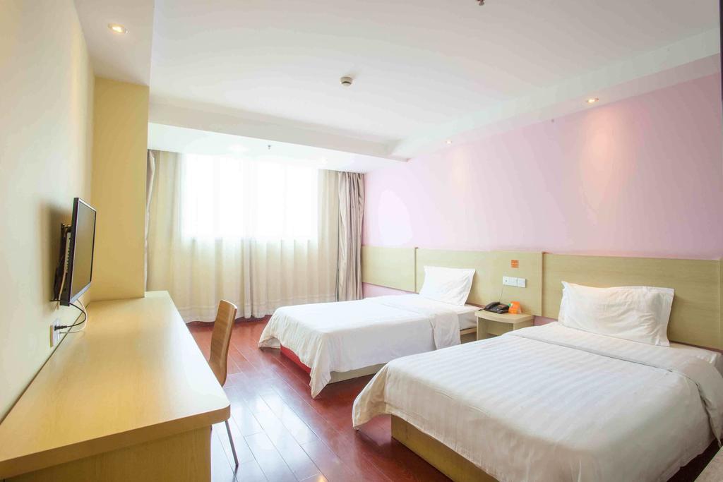 7Days Inn Zhuzhou Central Square Room photo